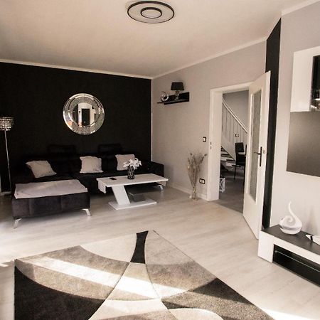 Zum Kaeutzchen 120Qm Ferienhaus 8 Personen 4 Schlafzimmer Nossentiner Huette ภายนอก รูปภาพ