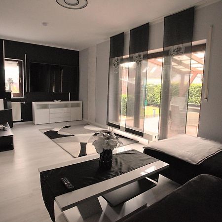Zum Kaeutzchen 120Qm Ferienhaus 8 Personen 4 Schlafzimmer Nossentiner Huette ภายนอก รูปภาพ