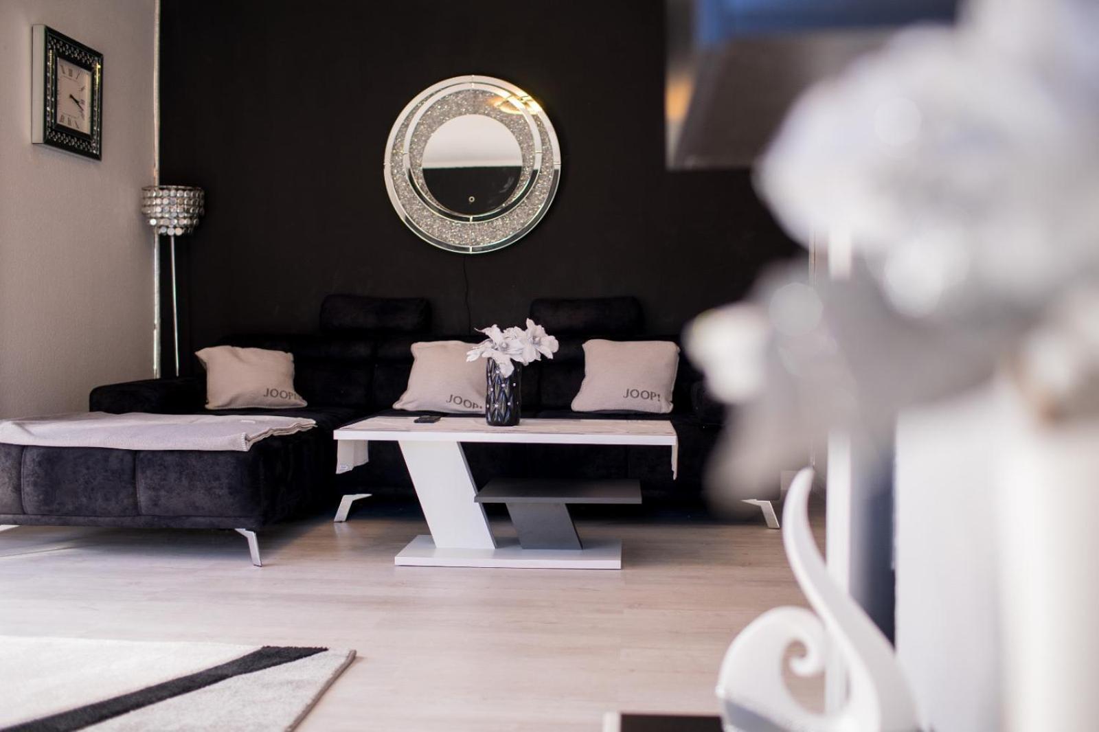 Zum Kaeutzchen 120Qm Ferienhaus 8 Personen 4 Schlafzimmer Nossentiner Huette ภายนอก รูปภาพ