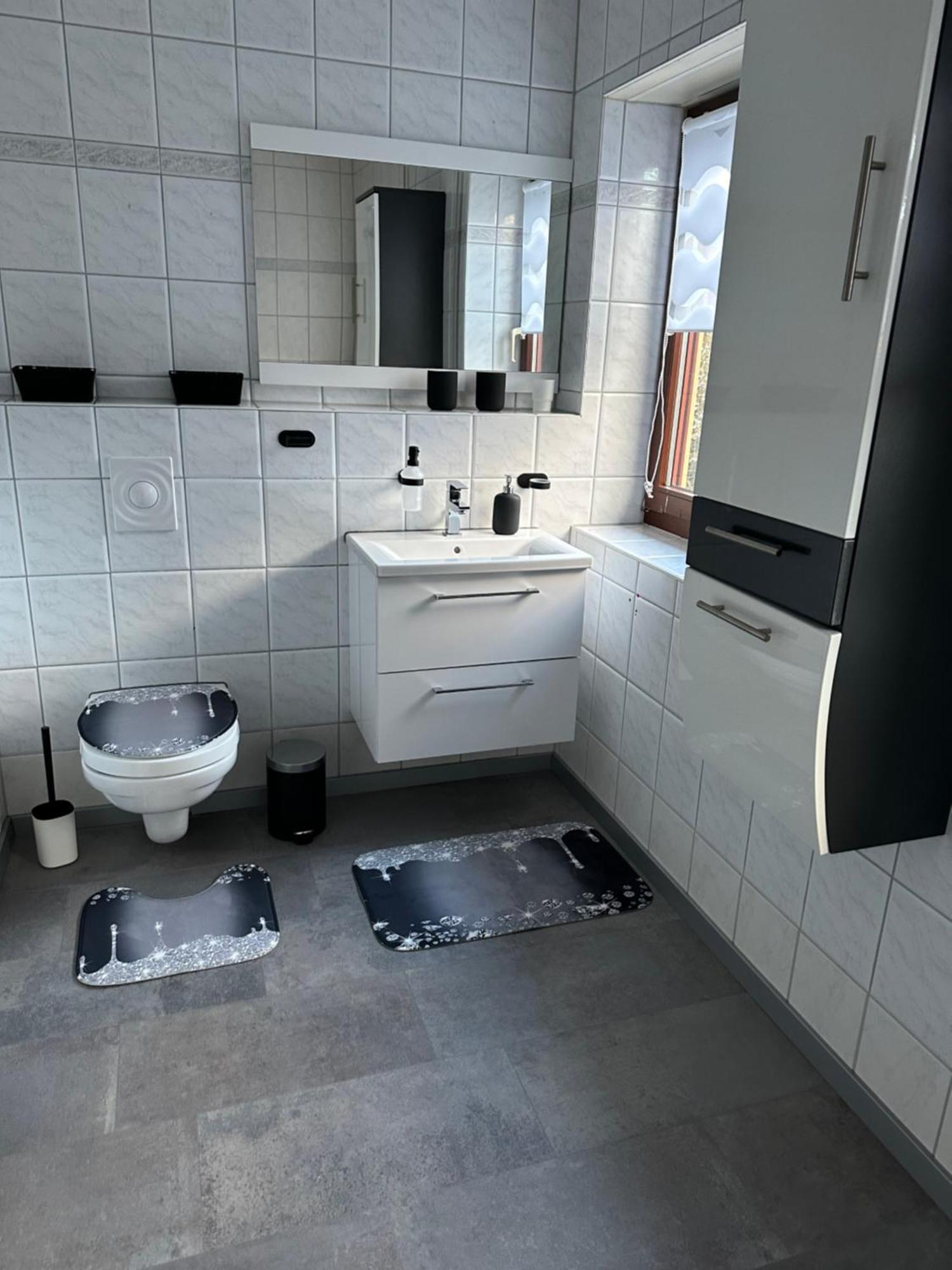 Zum Kaeutzchen 120Qm Ferienhaus 8 Personen 4 Schlafzimmer Nossentiner Huette ภายนอก รูปภาพ