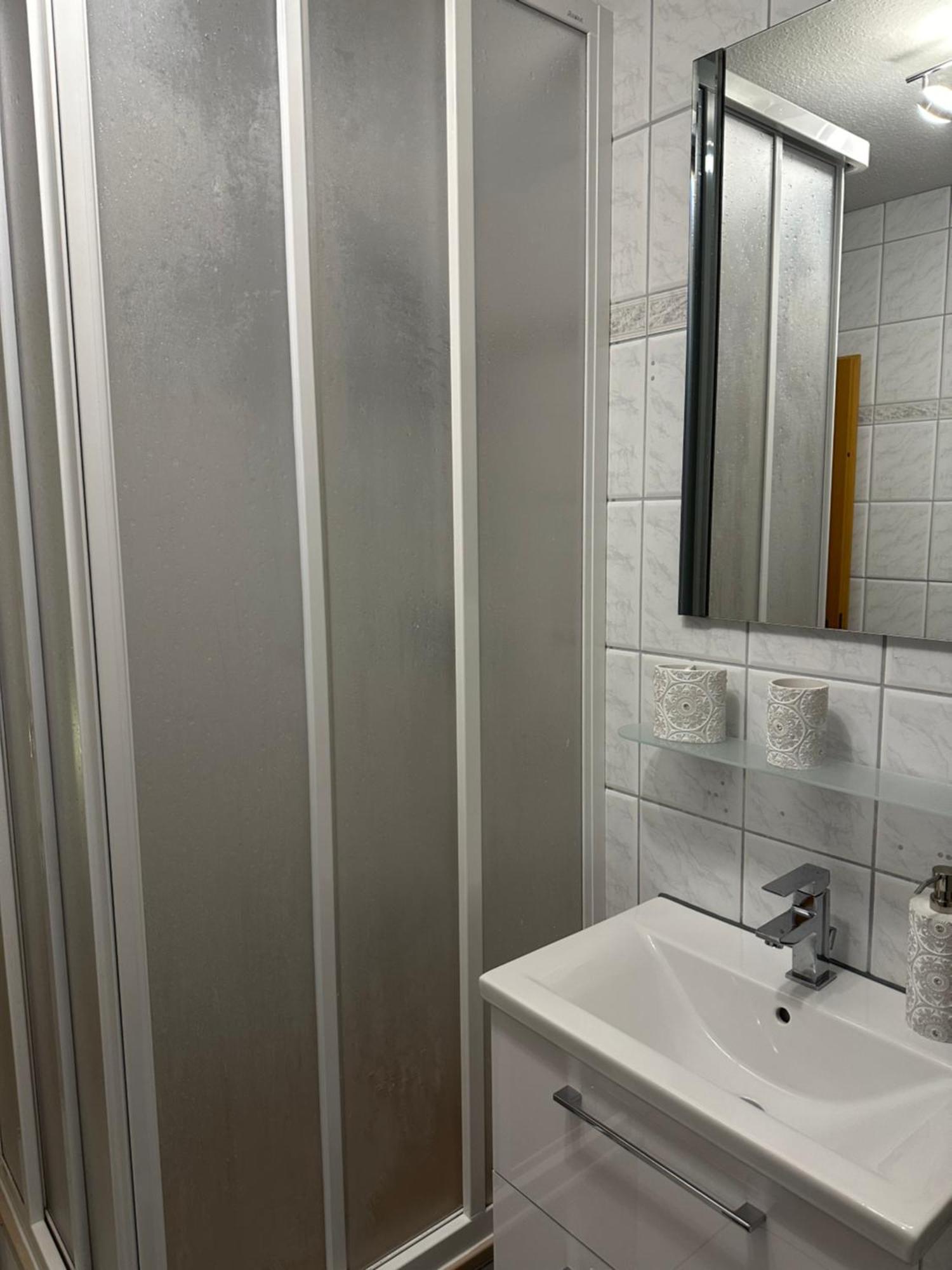 Zum Kaeutzchen 120Qm Ferienhaus 8 Personen 4 Schlafzimmer Nossentiner Huette ภายนอก รูปภาพ