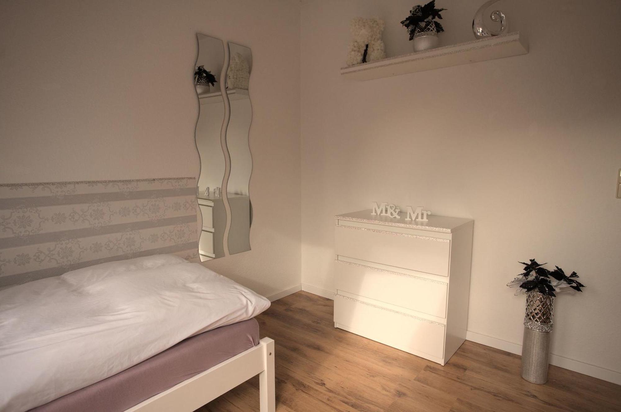 Zum Kaeutzchen 120Qm Ferienhaus 8 Personen 4 Schlafzimmer Nossentiner Huette ภายนอก รูปภาพ